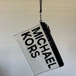 Micheal Kors Wallet Lightly Worn Clear Color